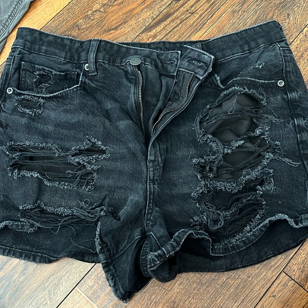 American Eagle black shorts